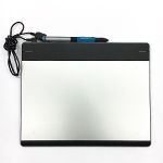 Wacom Intuos CTH-680 pen & touch medium y^ubg R CXg R~bN  BN [Etc]